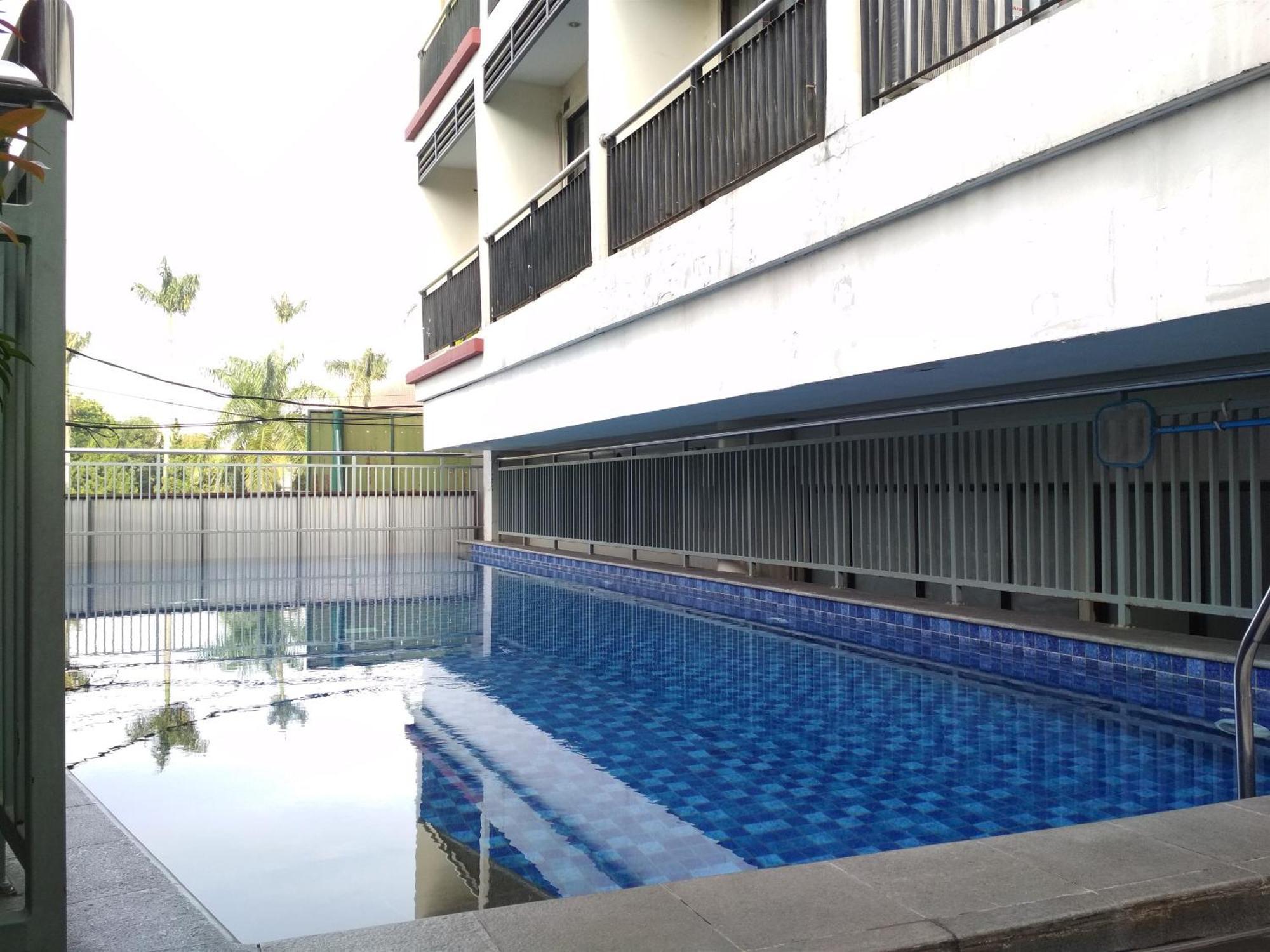 Simply And Comfy Studio Room Apartment Beverly Dago By Travelio Bandung Kültér fotó