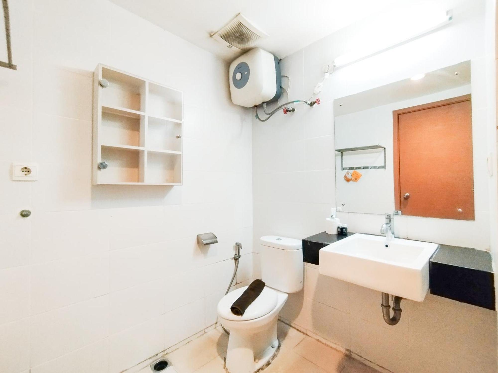 Simply And Comfy Studio Room Apartment Beverly Dago By Travelio Bandung Kültér fotó
